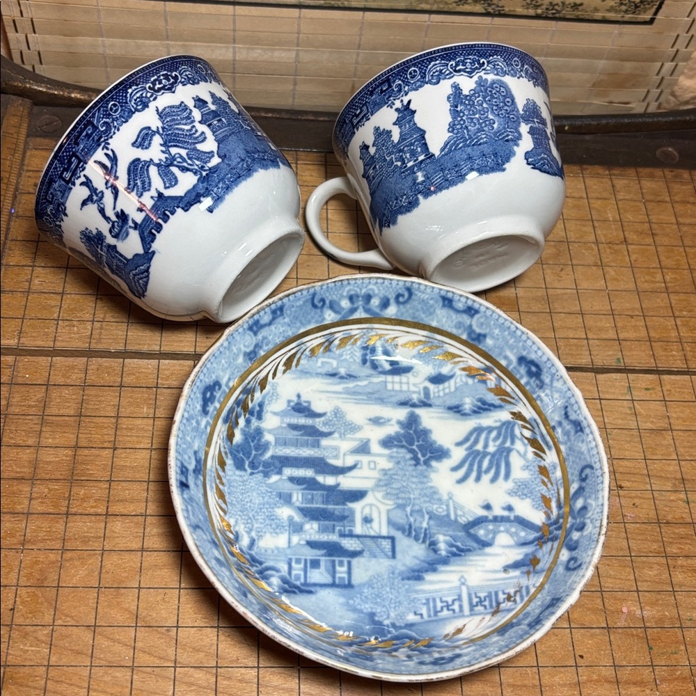 Blue Willow Cup Pair Made in England Ceramic Tea Coffee w Small Bowl Gold Trim